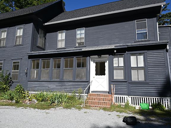 Screened in porch/main entrance