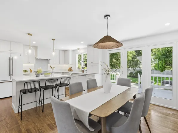 14 Eugene Rd, Burlington, MA 01803