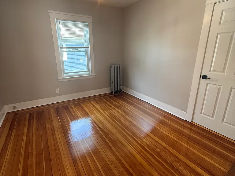 64 Rochambeau Ave #2 — Photo 8