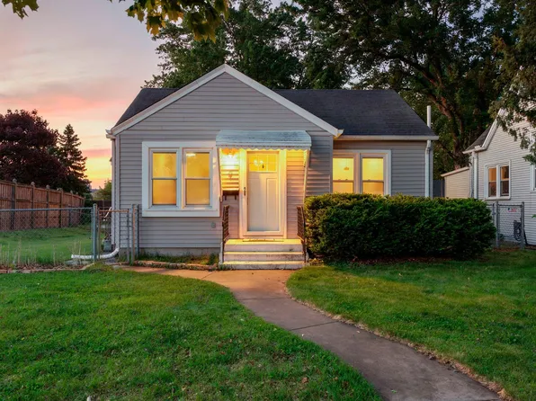 9 Van Buren Ave S, Hopkins, MN 55343