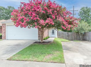 9382 Pecan Tree Dr, Baton Rouge, LA 70810