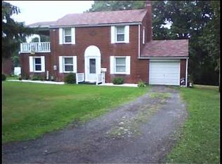 1012 Schweitzer Rd, Greenock, PA 15131