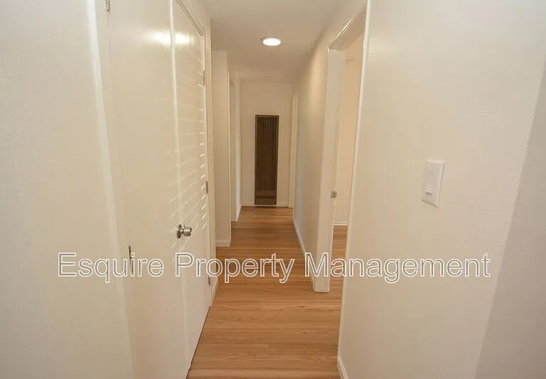 240 Alpine St — Photo 12
