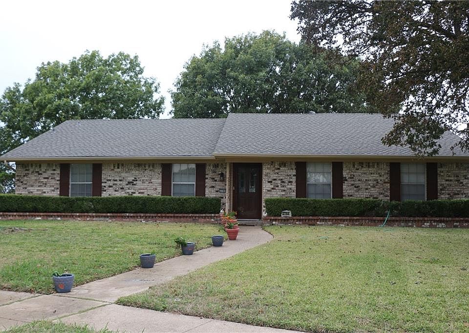 1st image of 2744 S Colfax Cir