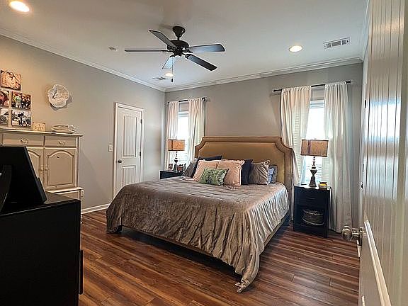 3rd image of 555 Camille Ln