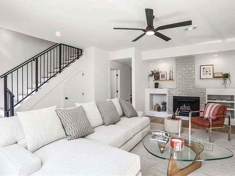 1210 Cleburne Ave NE — Photo 6