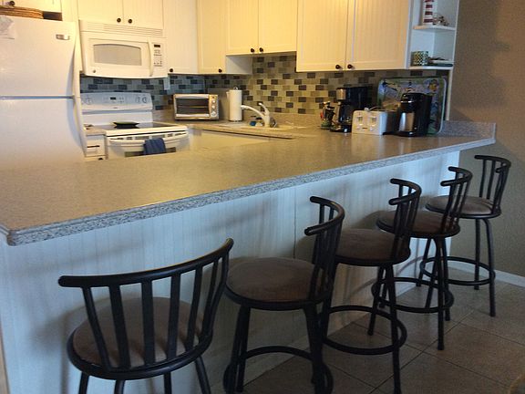 5th image of 4849 Saxon Dr APT C204