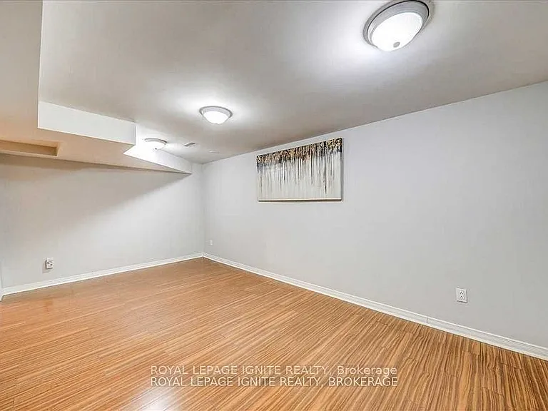 32 Lansbury Dr #BASEMENT — Photo 7