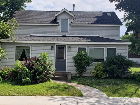 284 Elm St S, Prescott, WI 54021