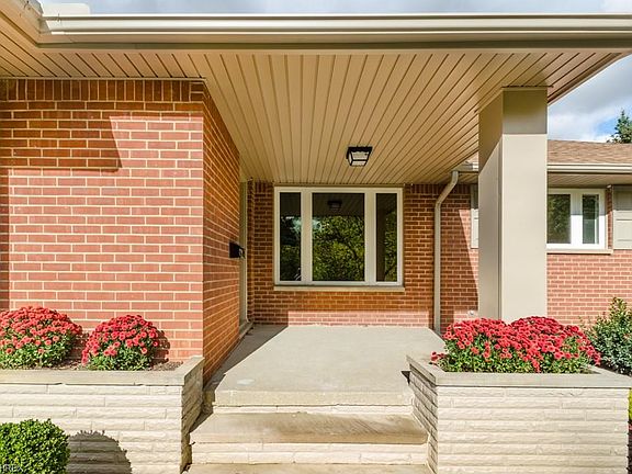 2nd image of 23436 Horseshoe Blvd