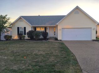 31 Shady Meadow Ct, Saint Charles, MO 63304