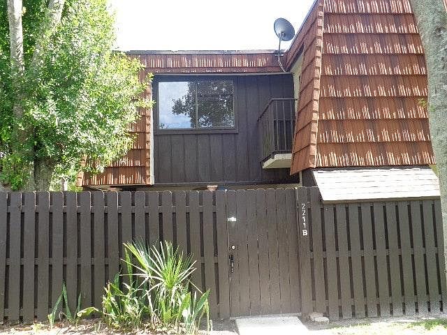 1st image of 2211 White Pine Cir