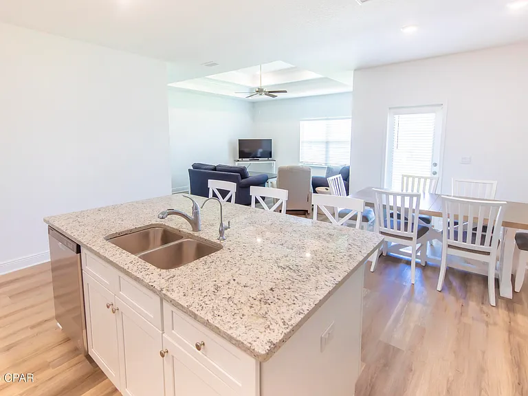 602 Hancock Way — Photo 12