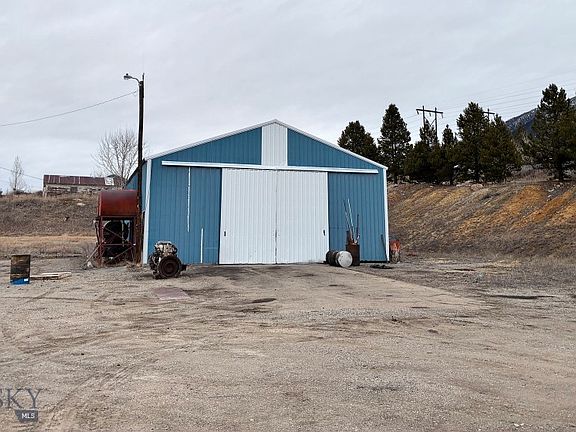 5th image of 3320 Saddle Rock Rd