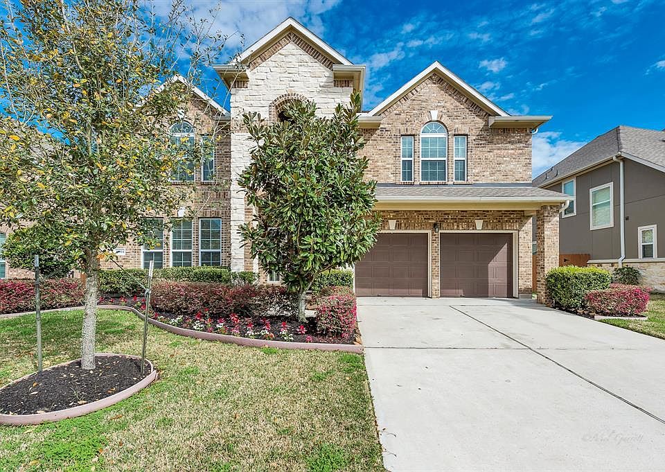 1st image of 16914 Huttons Court Ln