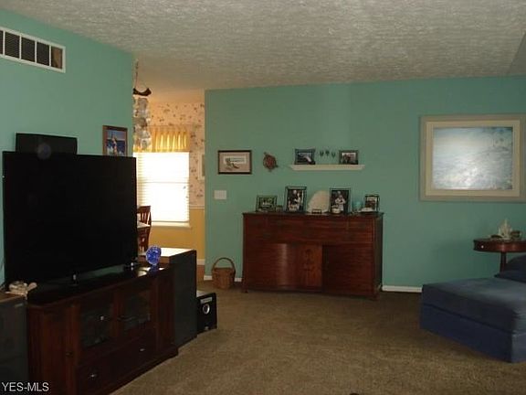 4th image of 10401 Village Dr