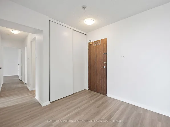 100 Prudential Dr #911, Toronto, ON M1P 4V4