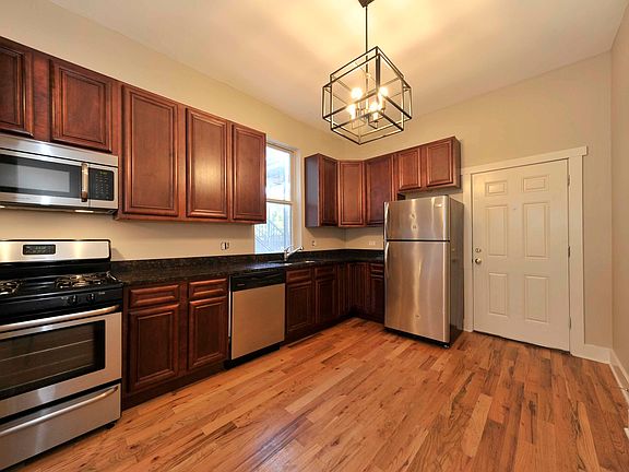 4th image of 1961 N Wilmot Ave #1