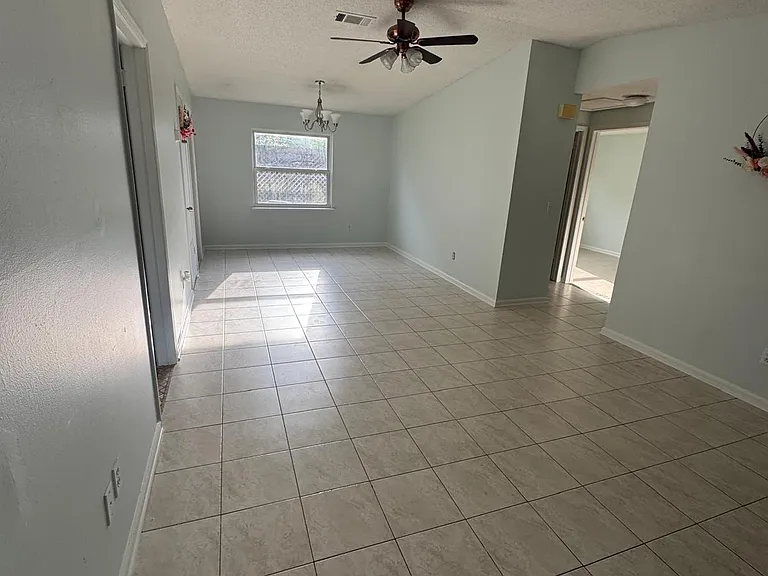 2196 Luana Dr E — Photo 8