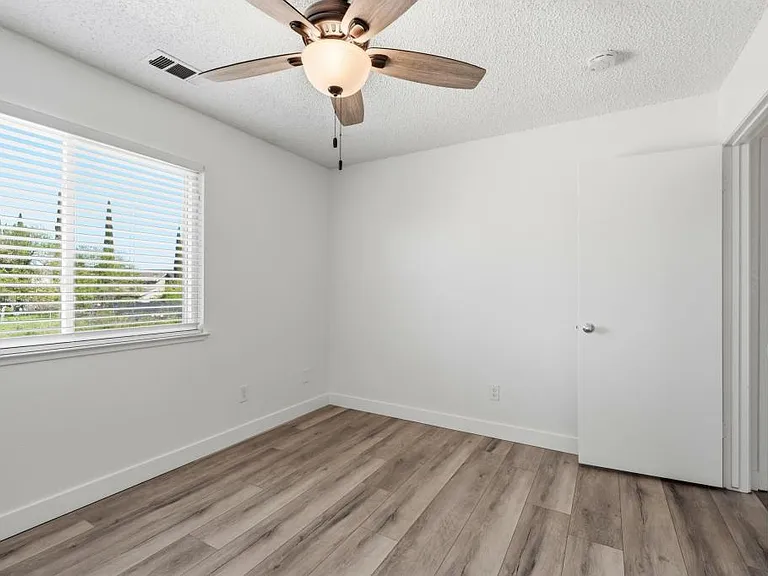 426 Cherry Ln #H — Photo 15
