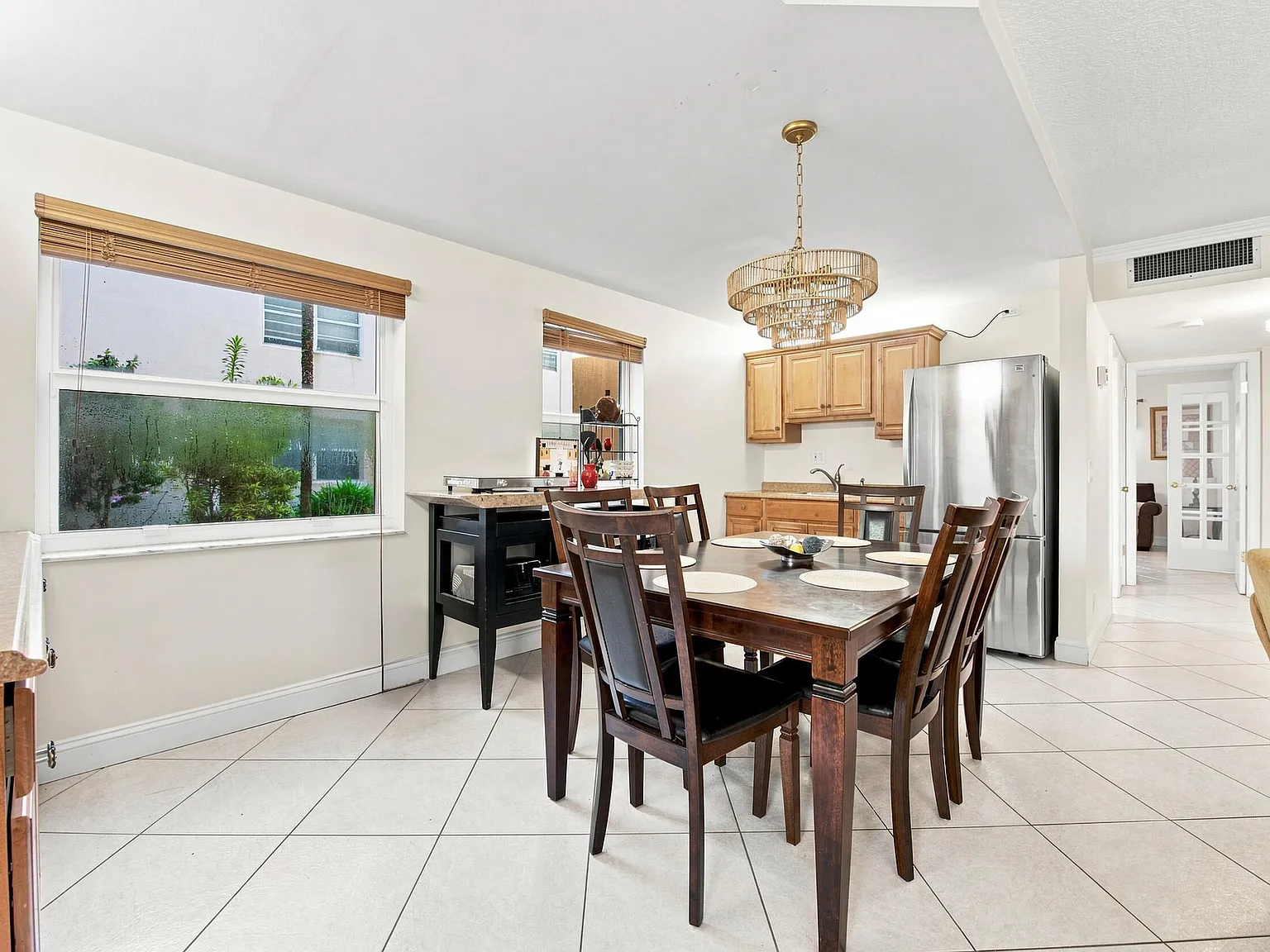 2 bed, 2.0 bath, 950 sqft, $1,750 — Photo 3