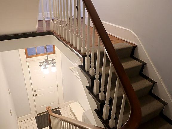 3rd image of 402 Liberty Hl #2