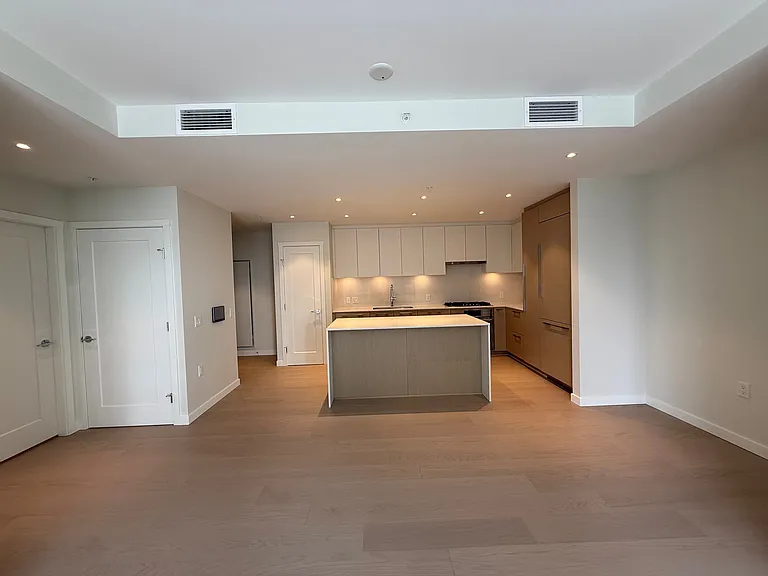 707 W 15th St #707 — Photo 8