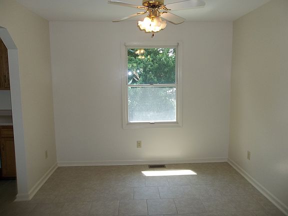 3rd image of 900 Orchard Dr