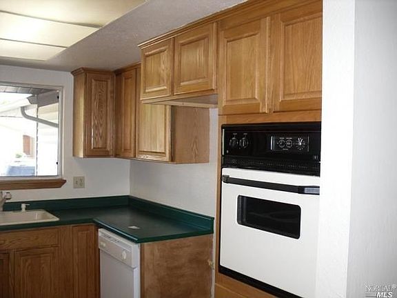 3rd image of 185 Manzanita Dr