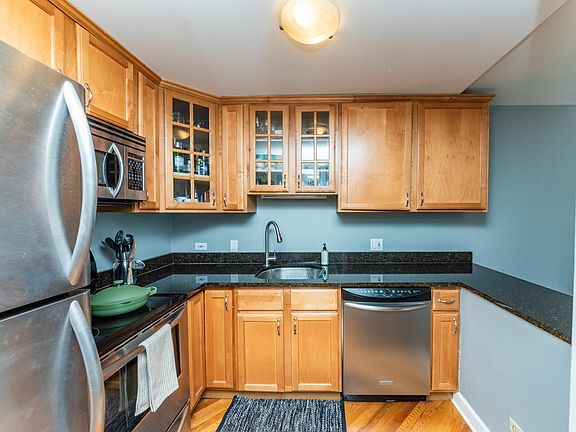 2nd image of 1212 N Lasalle St #27O7
