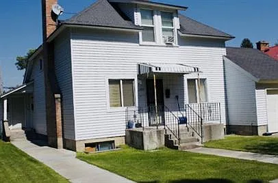3 bed, 832 sqft, $1,300 — Photo 1