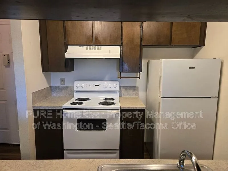 1 bed, 1.0 bath, 800 sqft, $1,395 — Photo 2