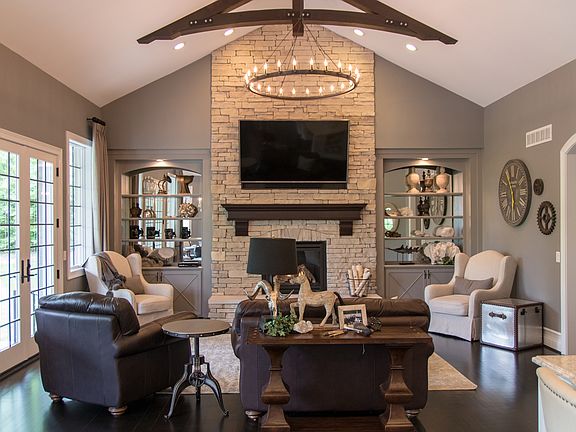 3rd image of 6188 Carriage Oak Way