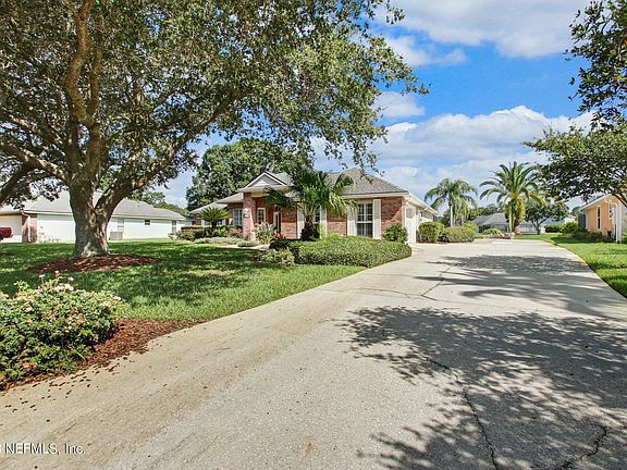 5th image of 216 VILLAGE GREEN Avenue