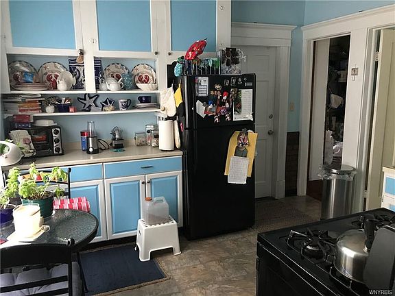 3rd image of 105 Edgewood Ave