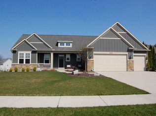 3149 Twin Lakes Dr, Jenison, MI 49428