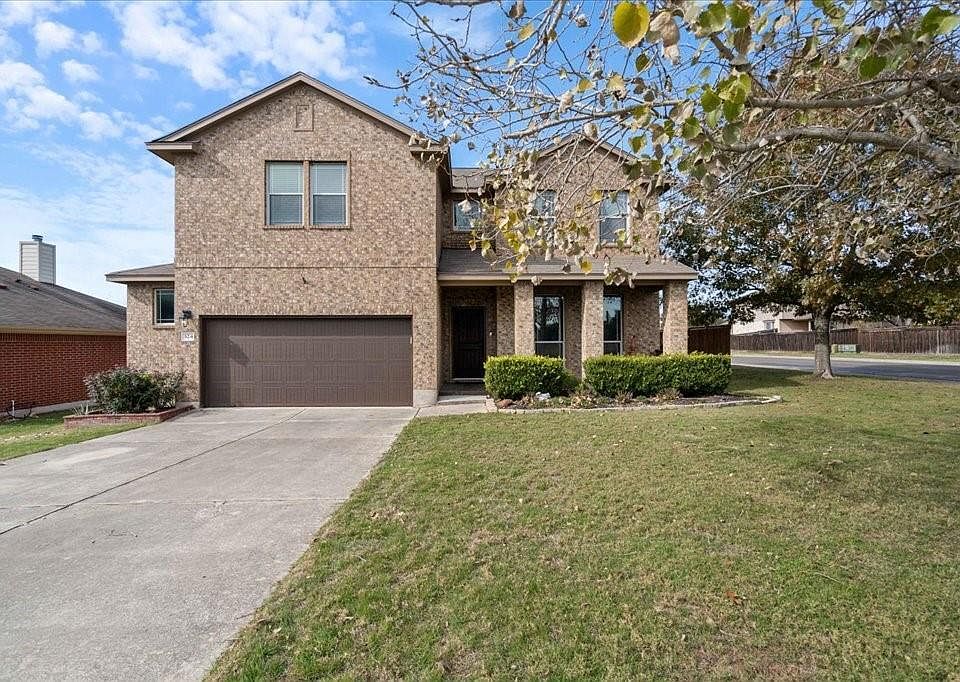1st image of 324 Bloomsbury Dr