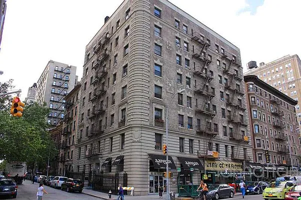 Rented by RC Realty Group of New York Inc | media 4