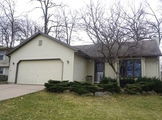 6209 Sandsnes Ln, Madison, WI 53719