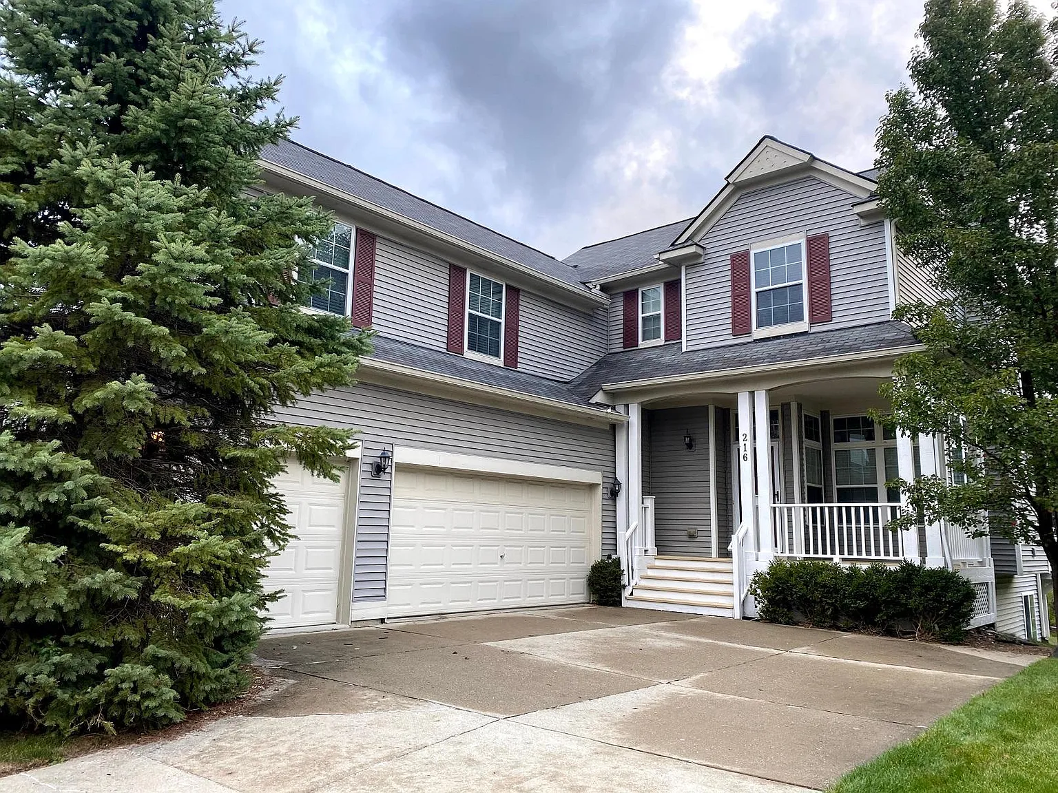 216 Penobscot Dr photo 1