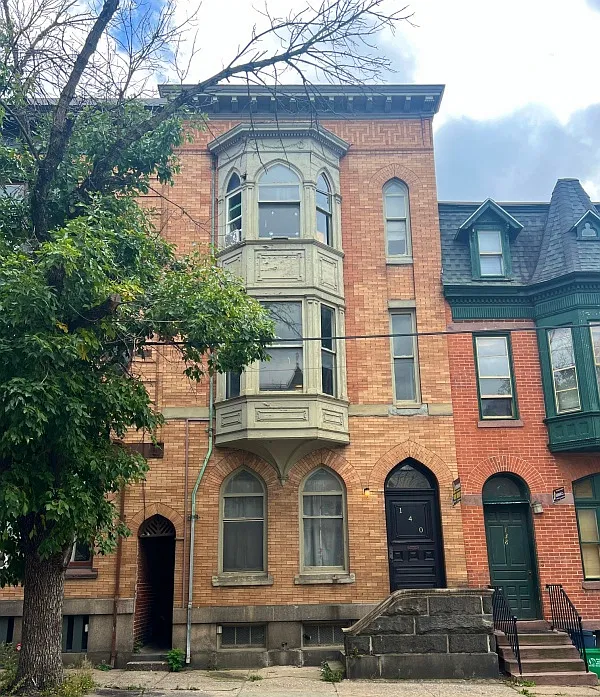 140 E Philadelphia St — Photo 1
