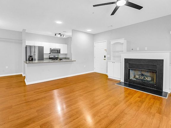 4th image of 421 McKenna Cir
