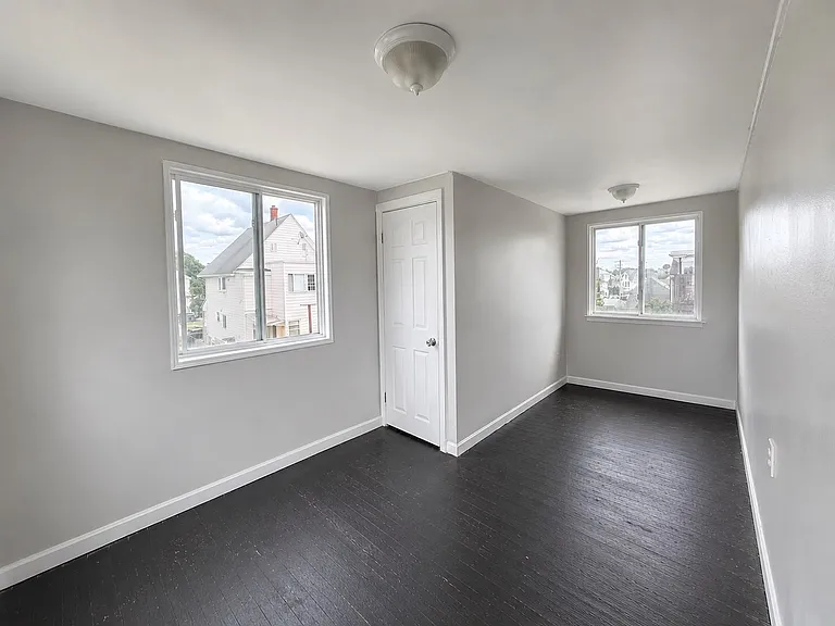 45 Carleton St #2 — Photo 4