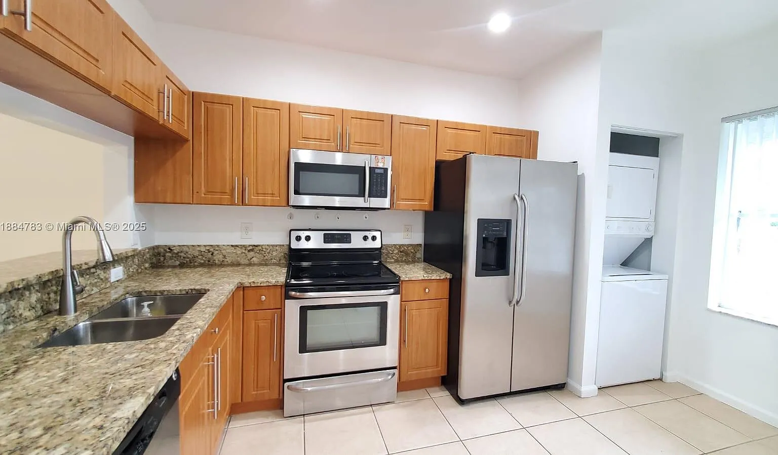 2 bed, 2.5 bath, 1100 sqft, $2,499 — Photo 4
