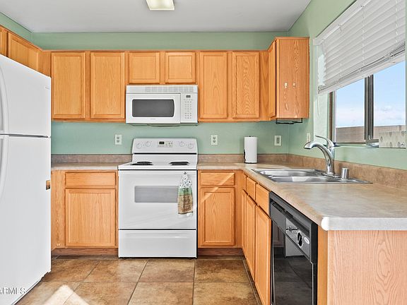 3rd image of 24097 N OASIS Boulevard