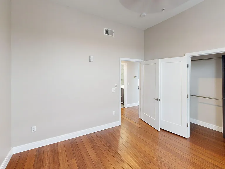 4400 Manchester Ave — Photo 29