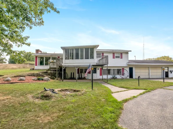 5221 S Maple Island Rd, White Cloud, MI 49421