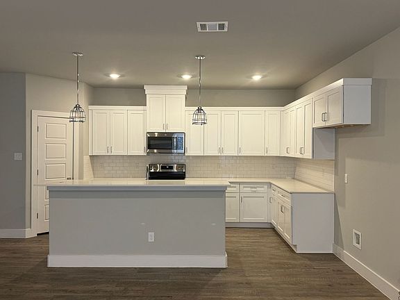 5th image of 692 The Cottages Dr