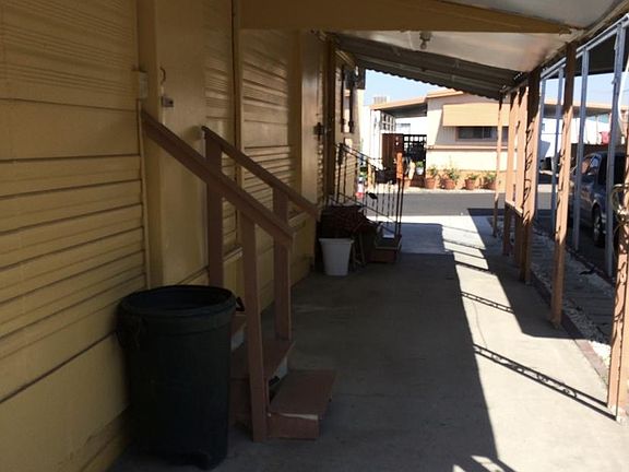 4th image of 21425 S Avalon Blvd #11