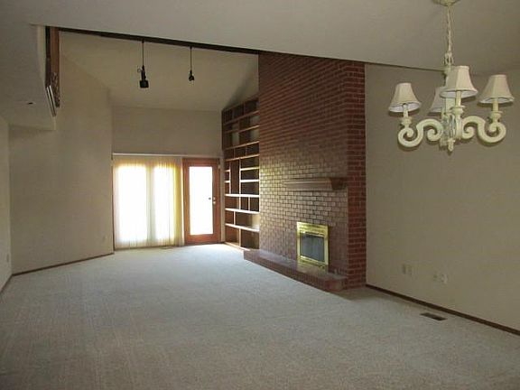 5th image of 11304 Benttree Cir